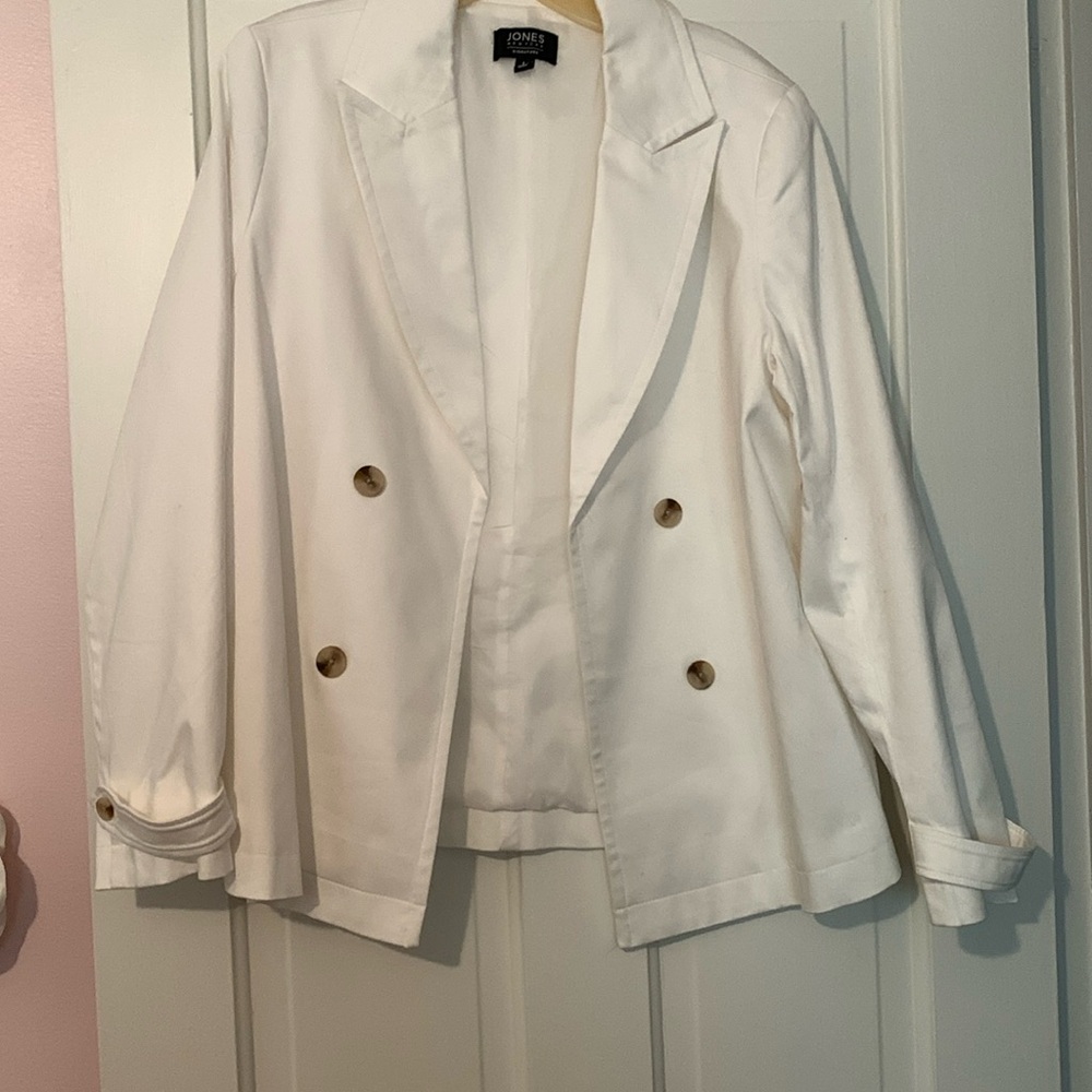 Jones New York signature white blazer